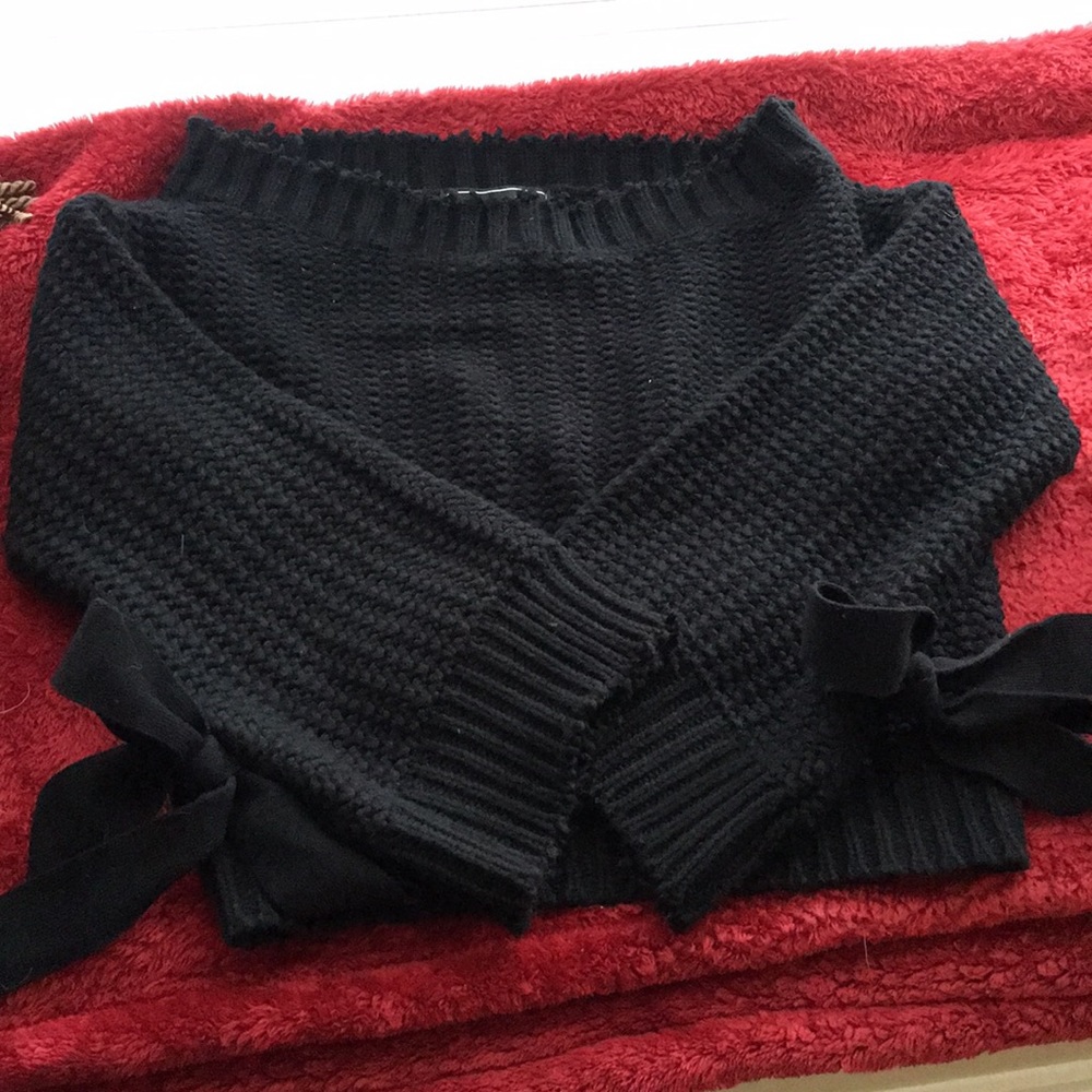 Off shoulder sweater with cute bows on sleeves
